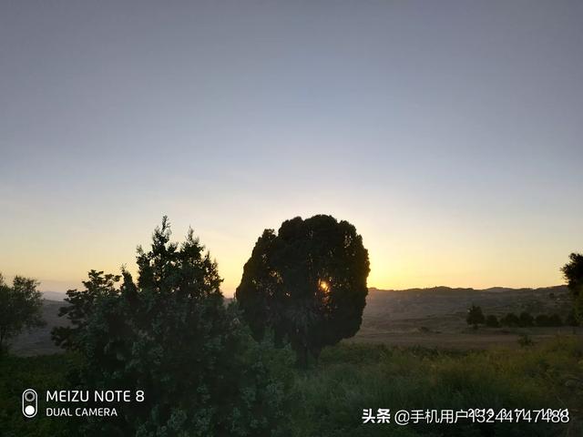 大家能否把手机拍摄的逆光晚霞照片分享出来?