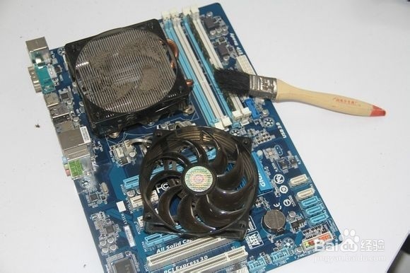 主机不断重启,显卡风扇声音大_电脑主机风扇声音很大_主机机箱风扇声音很大