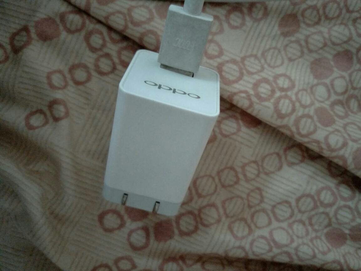 oppor9充电显示灯肿么没有