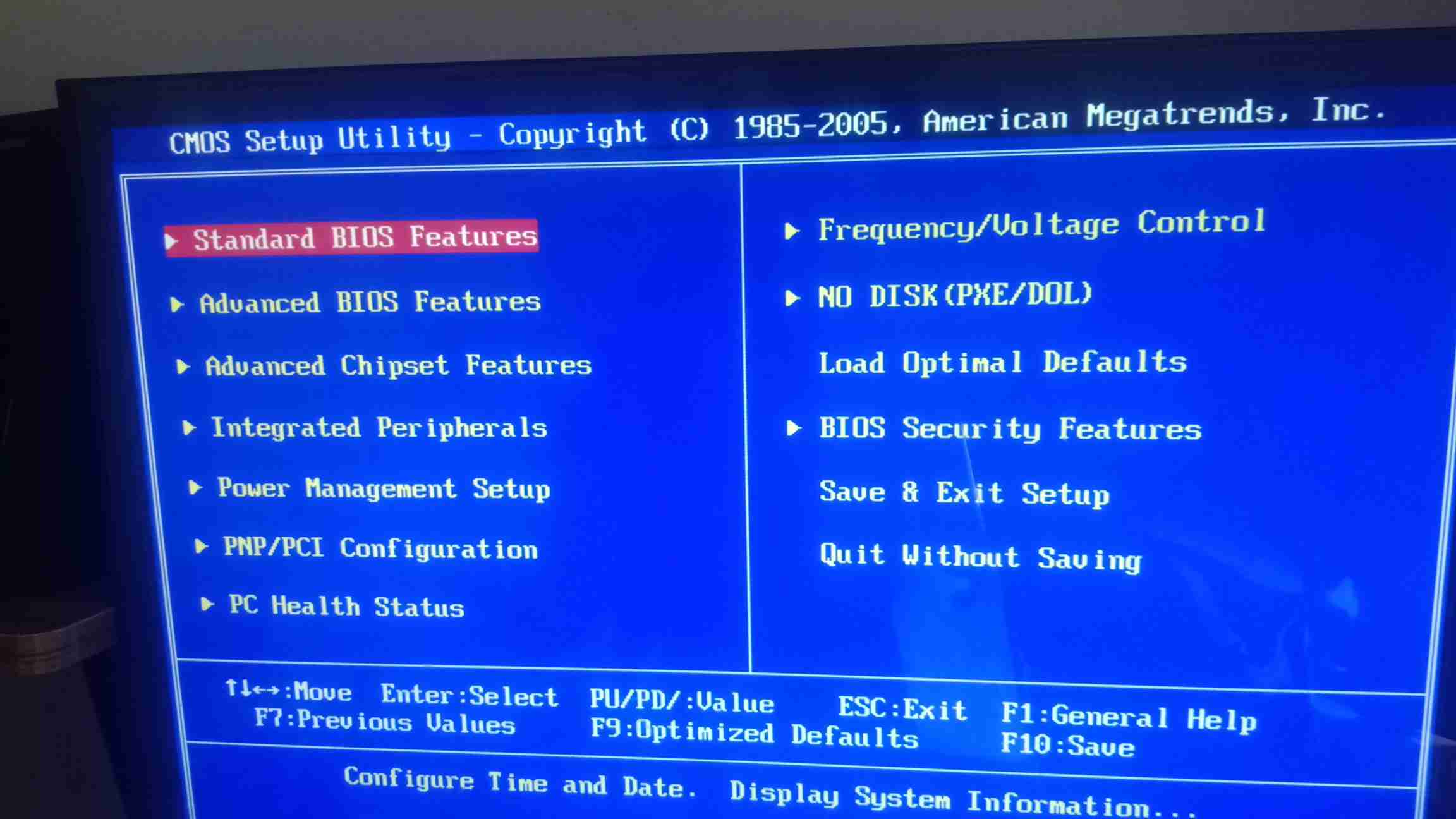 电脑出现蓝屏开机屏幕显示无信号怎么解决？
