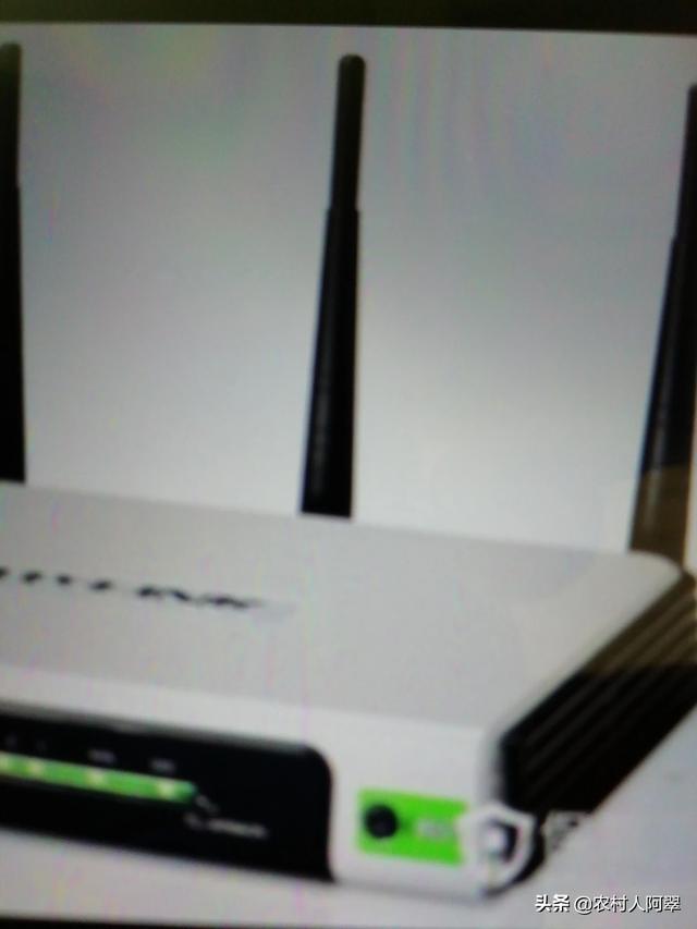 路由器价格大概多少 ChMlWl0eyjCIX3K2AABnD26-GewAALjswH8jZ0AAGcn407.jpg