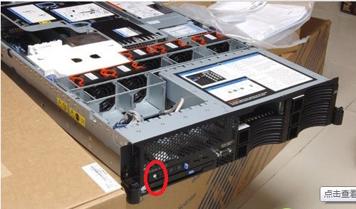 ibmsystemx3650服务器电源开关在哪里