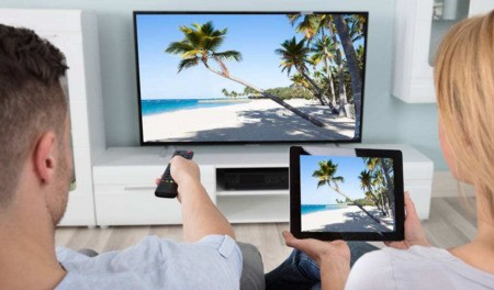 如何使用无线网看电视 ChMkJlpk-KiIOEPfAACBgH1P2YkAAkQ2AKztoEAAIGY202.jpg