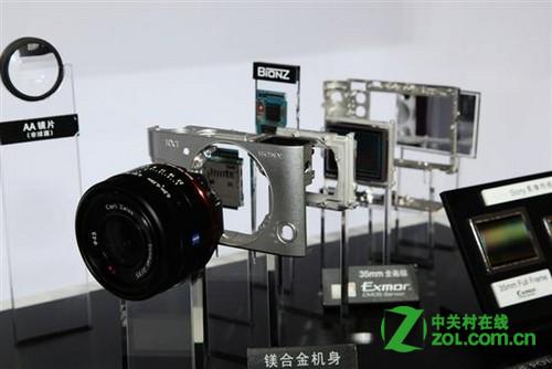 索尼RX1的机身是什么材质？