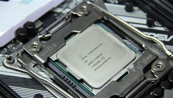 Intel Core i7-7500U 跟 i7-7600U的不同有哪些?