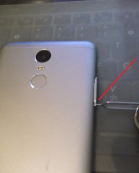 怎么重启死机的红米note3手机?