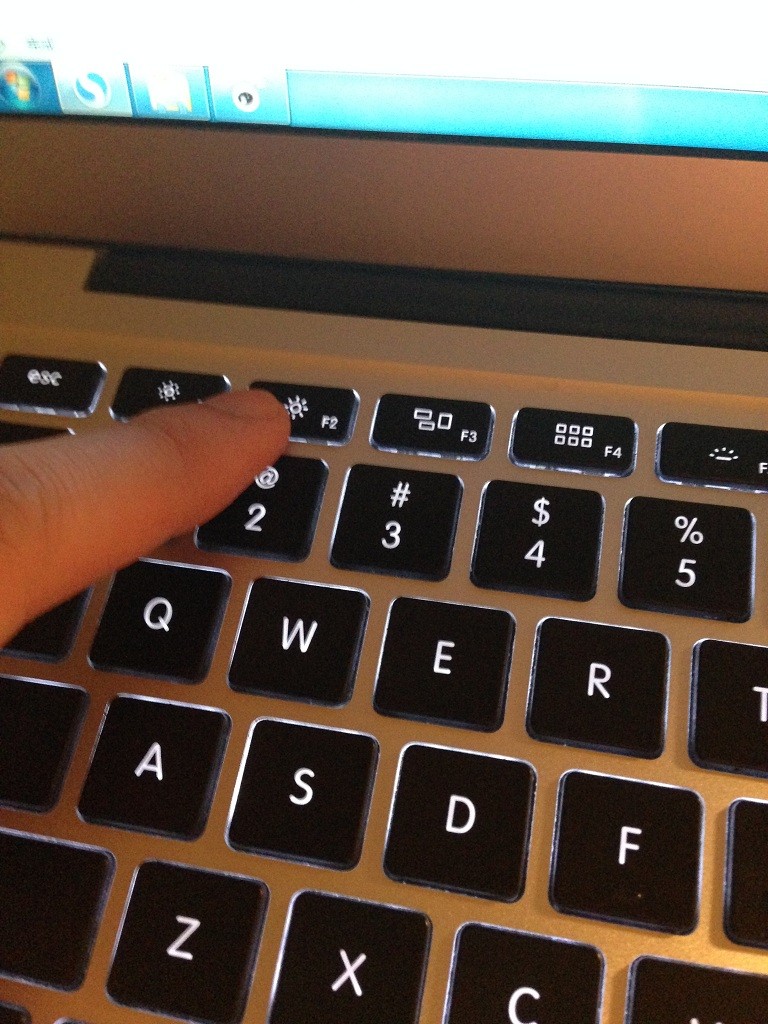 笔记本电脑怎么调屏幕最清晰 ChMkJln1DJWIflEDAANBhKKx_ugAAhpqgPRtfEAA0Gc833.jpg