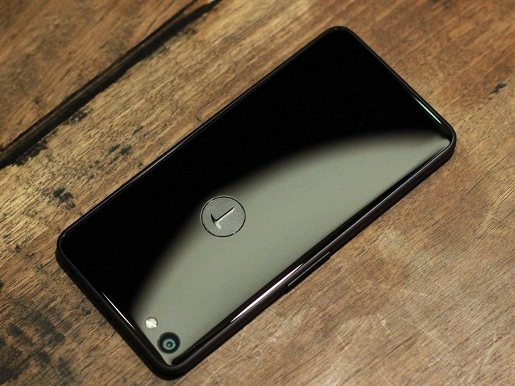 home键代替电源键无断点的金属中框这些都很棒问题来了如果锤子t2值得