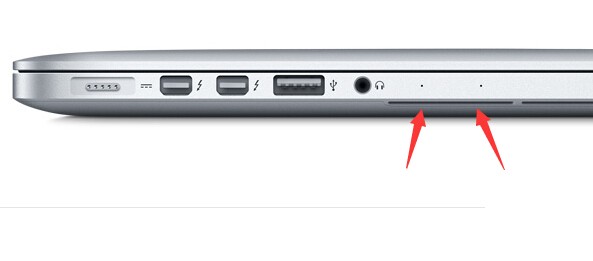 苹果macbook pro的话筒插口是哪个