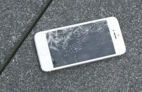 苹果手机在保修期内,屏幕坏了保修吗?