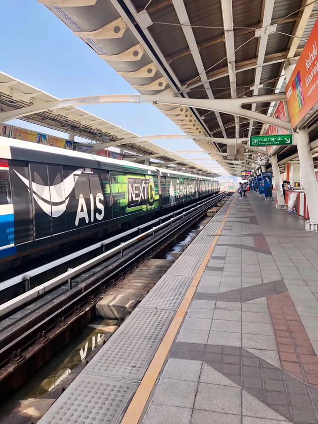 去旅游,泰国曼谷的天铁BTS怎么乘坐?需要注意