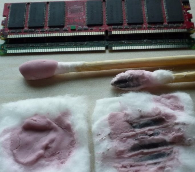 电脑开机显示屏亮黄灯无信号输入 开机能听到