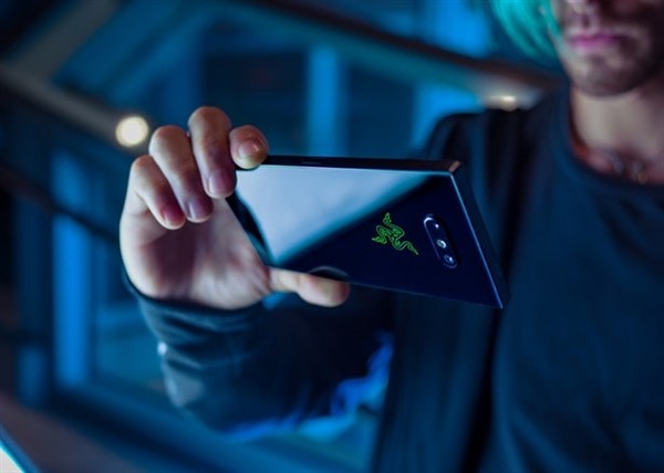 雷蛇Razer Phone 2相比黑鲨等游戏手机有什么