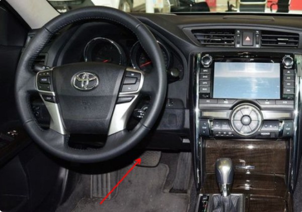 丰田锐志空调肿么开