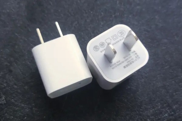 iPhone14用20W充电器好吗?