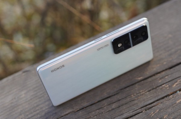 荣耀90和荣耀80gt相比哪个更好些