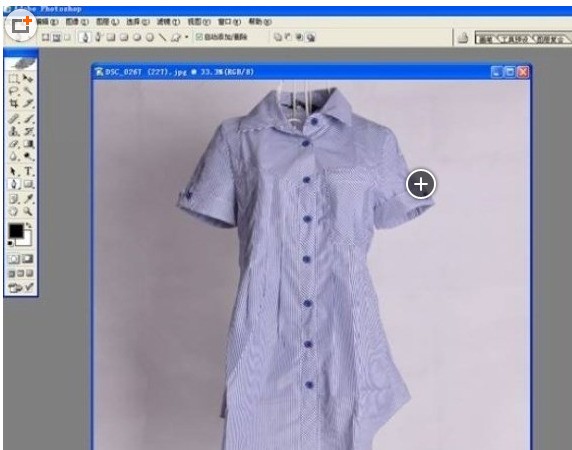 在ps里,如果把相片背景换成白色,钢笔抠图以后,还要具体如何操作?