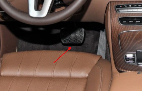 奔驰e260l档位正确使用方法