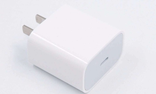 iPhone14自带充电线吗