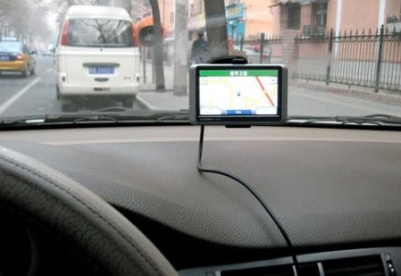 GPS车载定位器放到保险杠会爆炸吗