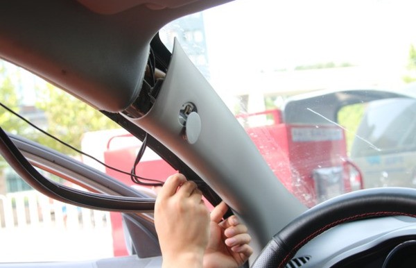 行车记录器gps外置模块安装在什么地方？