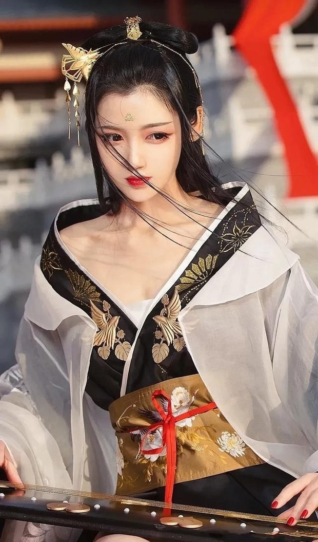 小爱同窗来自小熊怎么召唤？