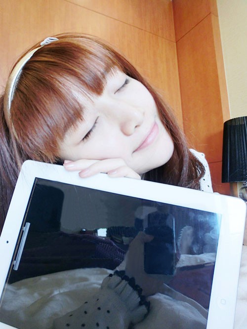 怎么用PS去掉透明背景上的字体？