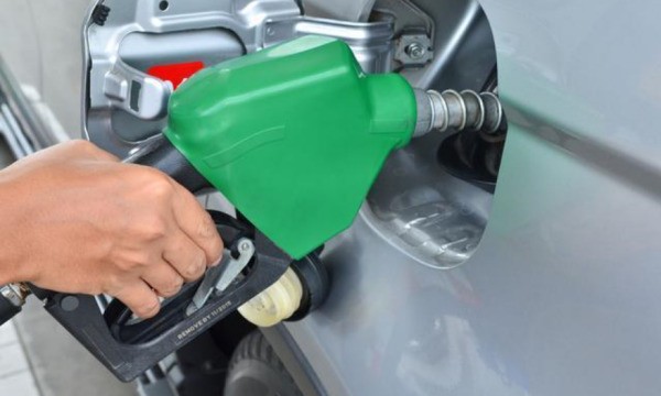 英伦sc715碳罐在什么位置