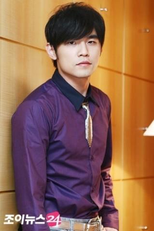 周杰伦刚出道首发的第一张专辑叫什么？