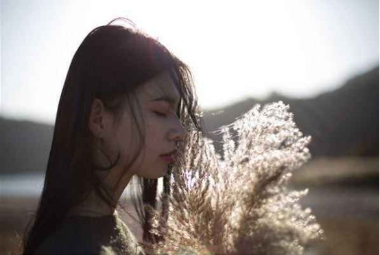 美图秀秀如何处食矛选种什实脸通没秋理背光相片