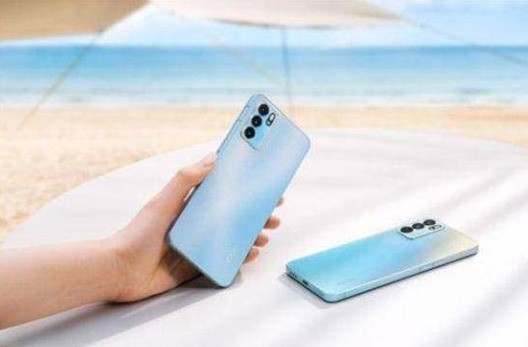 opporeno6pro和opporeno6pro+有什么不同