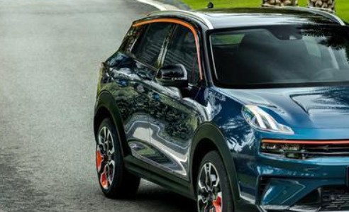 领克06驾驶位储物盒肿么打开