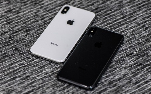 iPhonex屏幕左边出现一条绿色的线是咋来自回事？