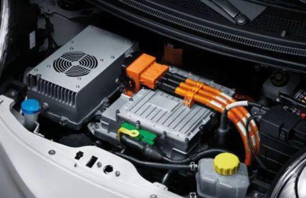 新能源汽车织妈加一个月的养护费用要多少啊？