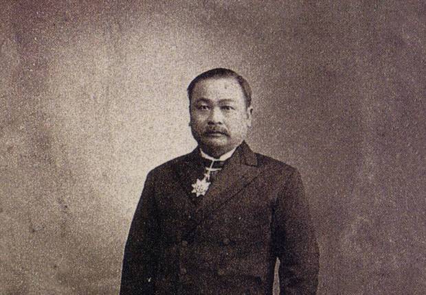 反映中华儿女报效祖国的资料