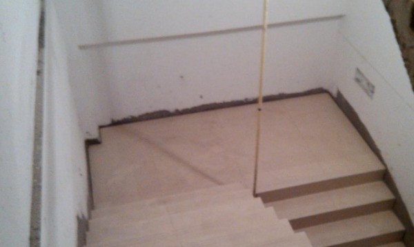 请问BT来自和CT是什么意思，在建筑楼梯上的符号