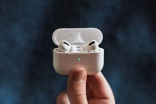 华为电脑怎样联接苹果AirPods？