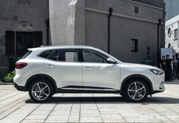 落地十几万，名爵HS和领克02选哪个更好？