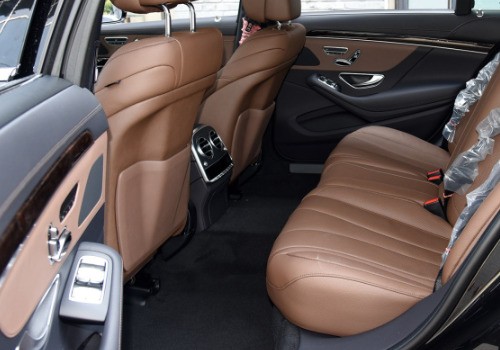 奔驰s350后排头枕肿么拆卸?