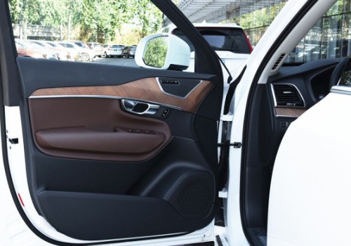 沃尔沃XC90怎么将后座放倒