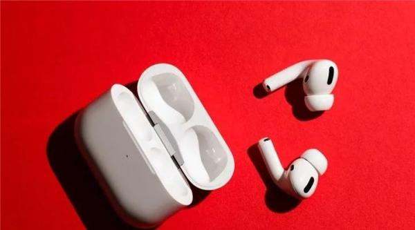 AirPods 新增健康充电方式减缓电池老化，和“空间音频”功能