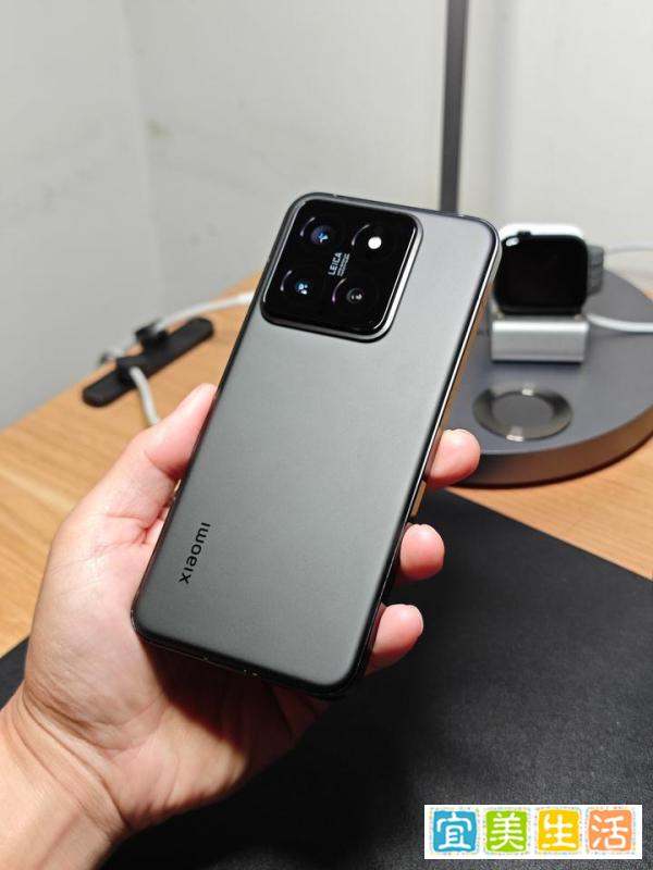 为何雷军说小米14很香？