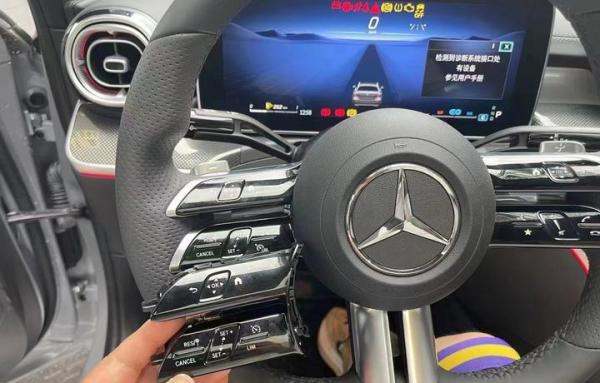 22款奔驰c260l车载导航是自动更新吗