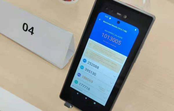 天玑9000力战骁龙8 Gen1，逼出Gen2，国产手机大佬再现抢购热潮