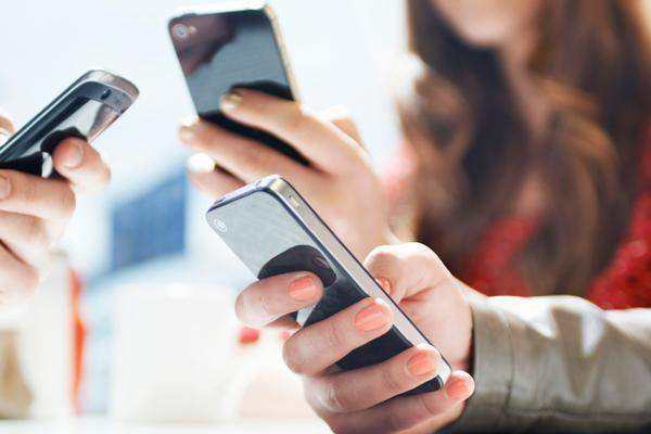 屏幕漏液紫色扩散是怎么回事