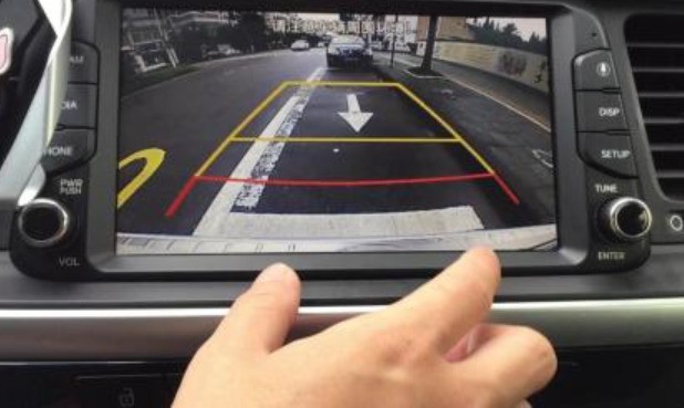 倒车影像插导航后边的视频头坏了能接么?