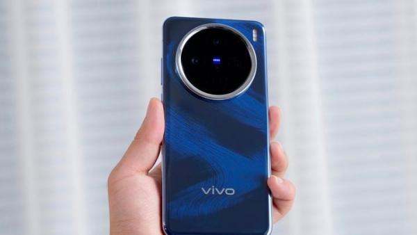 vivo高端旗舰突降1500元，天玑9400+512GB+100倍变焦，网友心动了