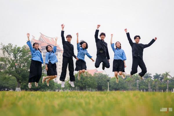 青少年上网课平板买荣耀好还是华为好