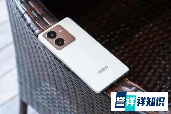 iQOO Z8x：6000mAh+骁龙6Gen1+护眼LCD大屏，仅1049元