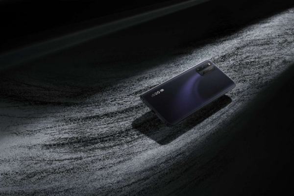 2020年3月17日vivoiqoo和苹果8P哪个玩游戏好，主推和平精英顶级画质极限帧率全开不掉帧